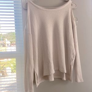 very soft comfortable sweater, cut shoulders, American eagle, also fits a small